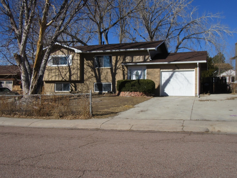 Photo - 618 Rowe Ln