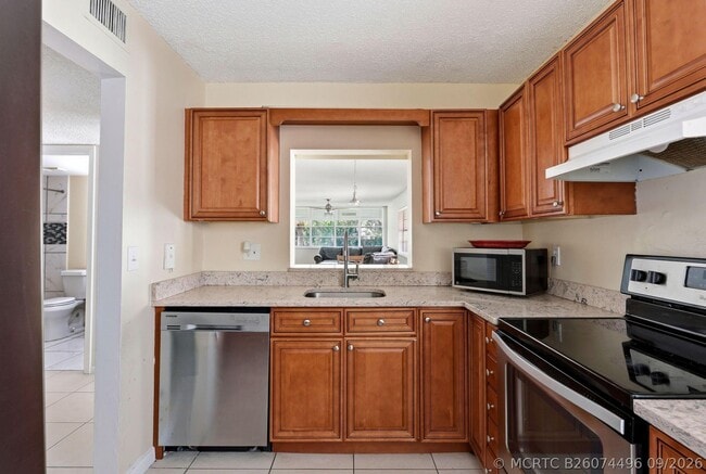 Photo - 2825 SW 22nd Ave Unit 201