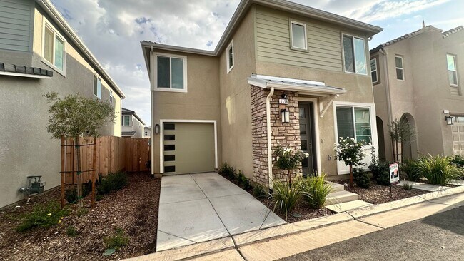 Photo - ***JUST REDUCED & MOVE IN SPECIAL!!!*** 3 bedroom, 2 bathroom located in Beautiful Madera