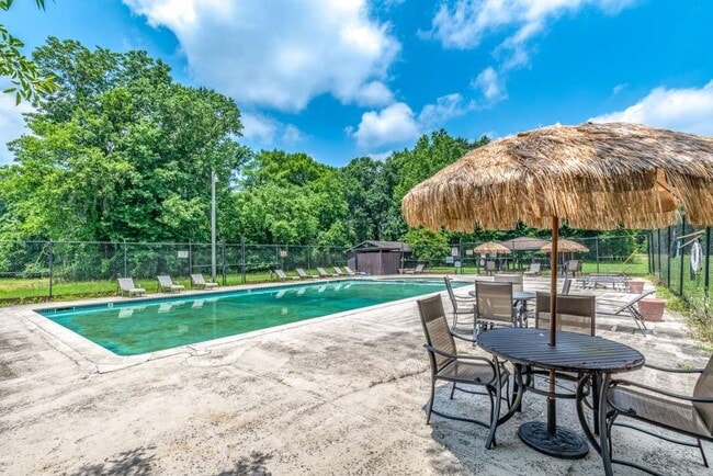 Building Photo - 95 Pine Ridge Dr