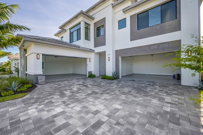 Photo - 9979 Migration Pt