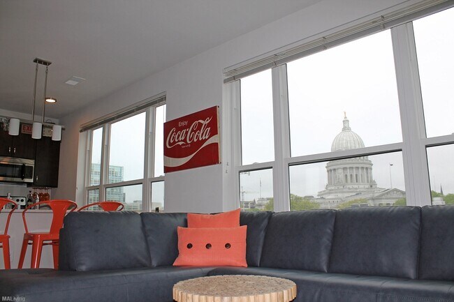 Photo - Capitol's Edge