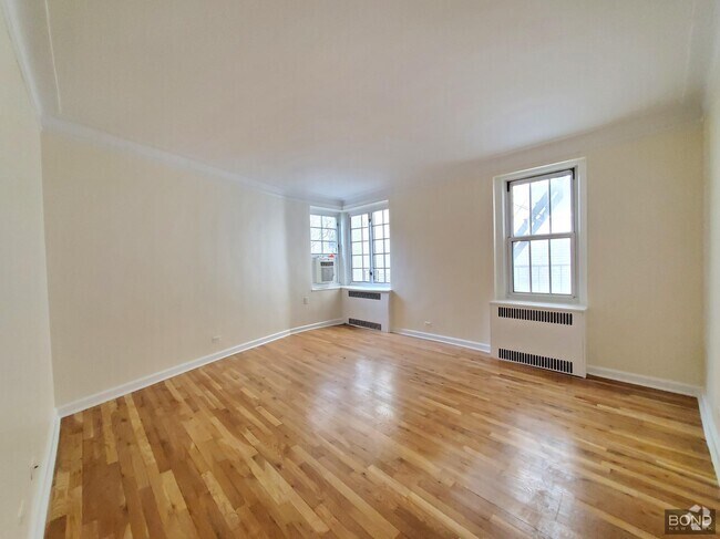 Building Photo - 1 Jane St Unit 3E Rental