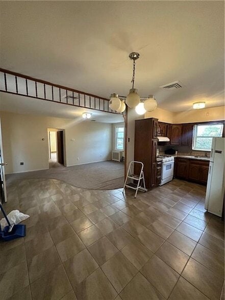 Building Photo - 9424 Avenue K Unit 2