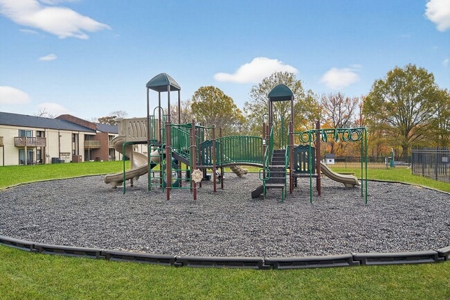 9-web-or-mls-700-moraine-ct