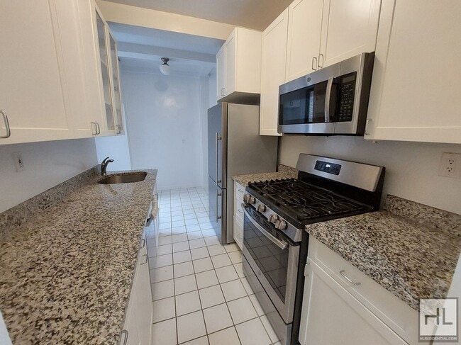 Building Photo - EAST 92 STREET