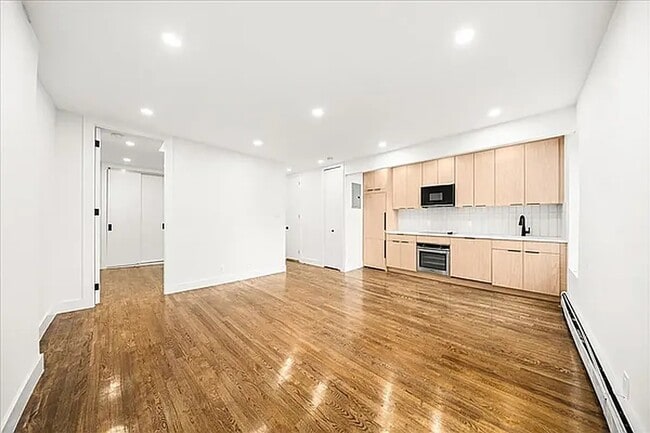 Building Photo - 428 Seventh Avenue Rental