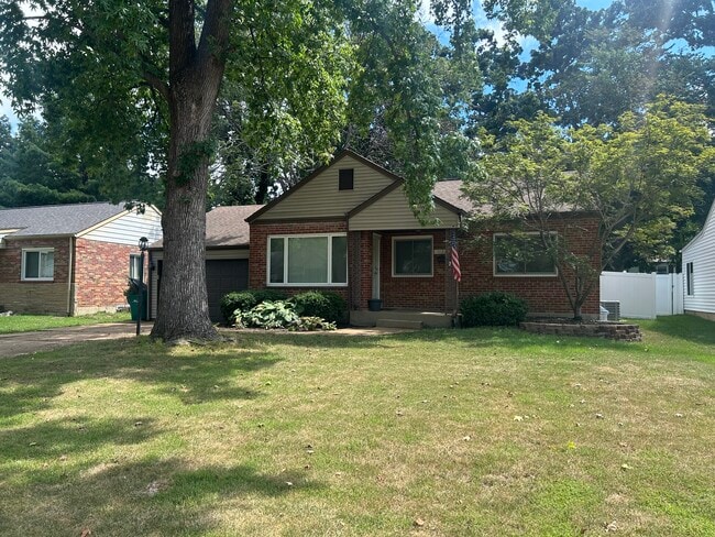 Building Photo - 1122 Selma Ave Rental