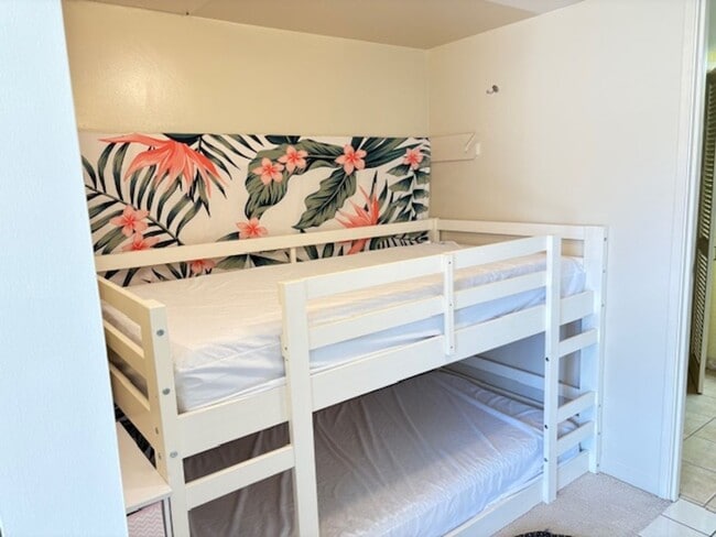 Photo - One Bedroom Makaha Valley Towers Unit 423