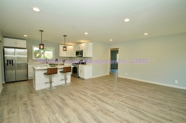 Photo - Quality Home in Santa Veneita with Amazing...