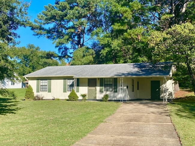 Photo - Excellent Mid-Town Martin Location