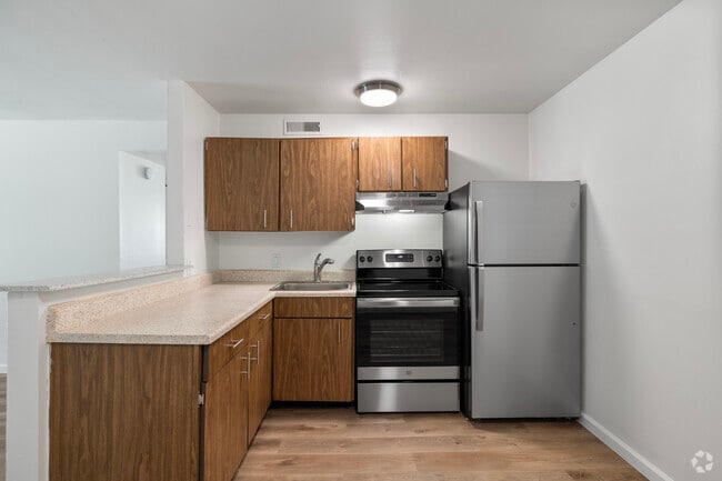 2BR, 1BA