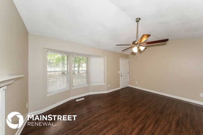 Photo - 6568 Davison Rd