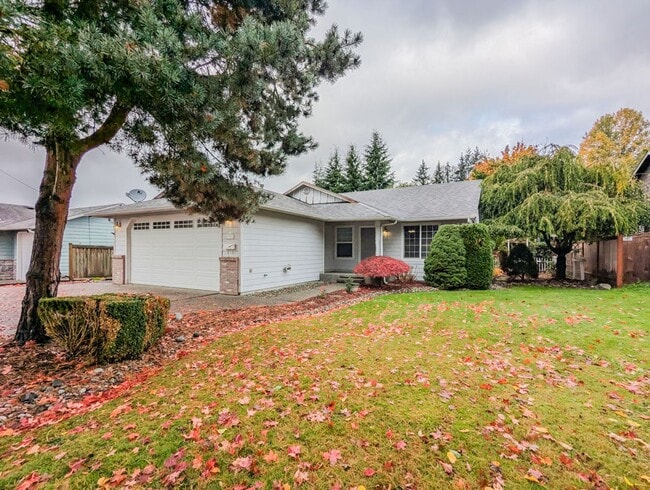 Building Photo - **Move-In Special** Spacious 3 bed, 2 bath...