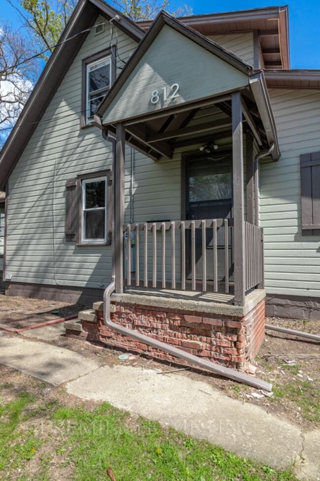 Photo - 3 Bed Home with Large Yard & Storage Shed – $1,595/mo