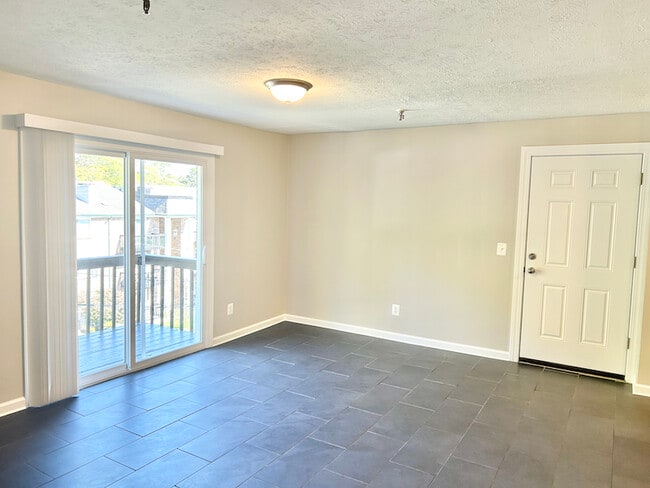 Photo - 1005 Parkvale Ct Unit 1