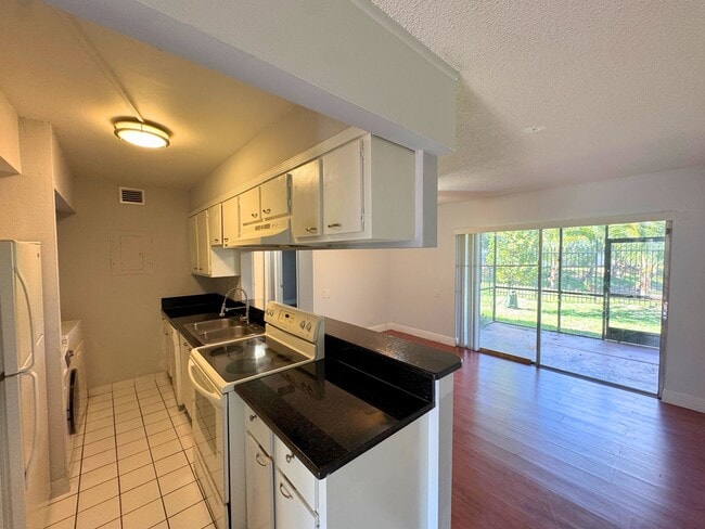 Building Photo - 4457 Treehouse Ln