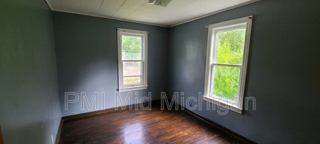 Photo - Property Available now for section 8 and n...