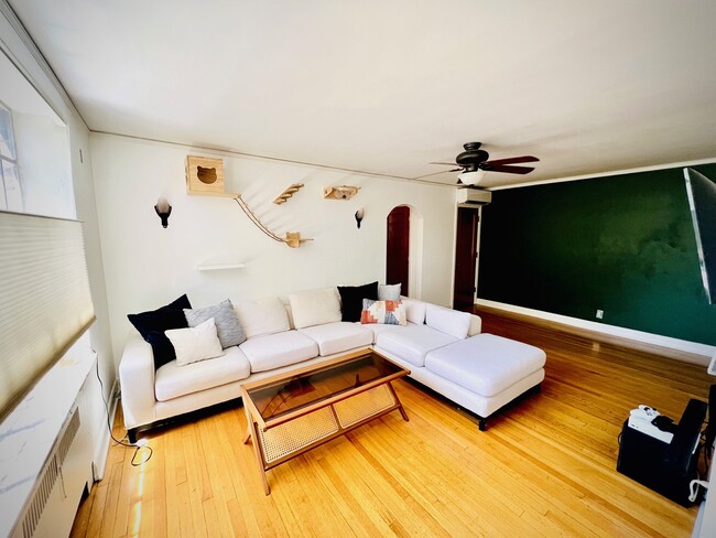 Photo - 3132 E 17th Ave Unit Elton Arms -  12