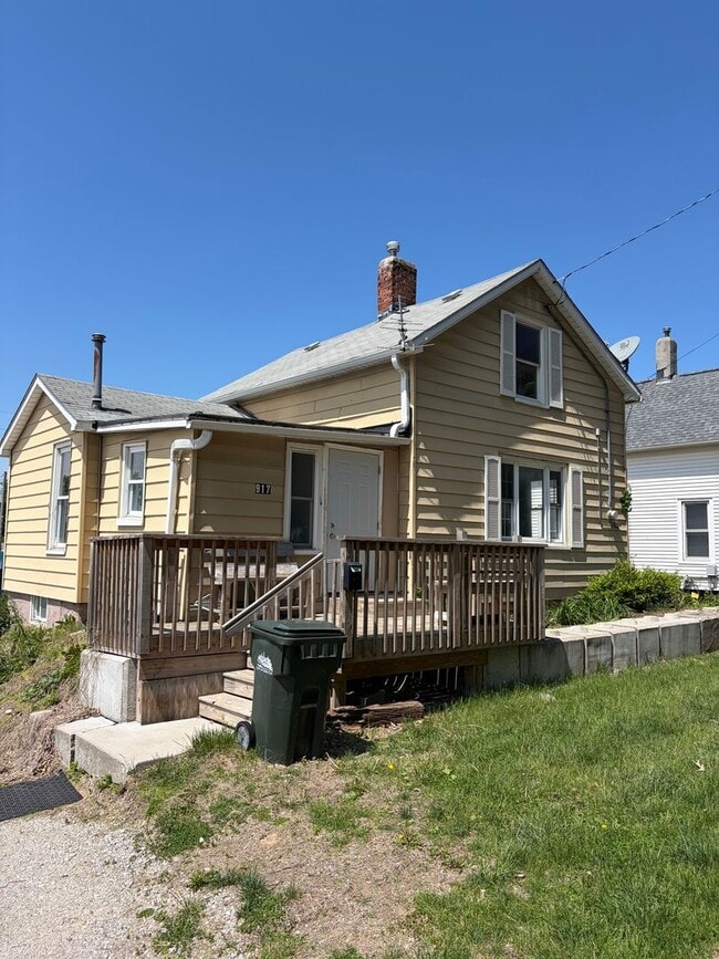 Building Photo - Quaint one bedroom Home!