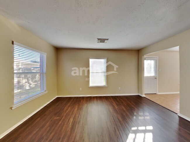 Photo - 4418 Sprangletop Ave