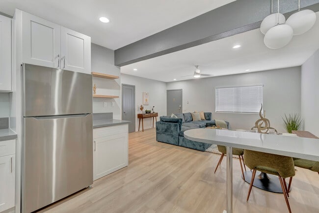 Building Photo - Palm View Village (Furnished Units Available) Rental