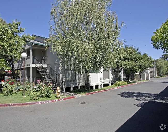 Building Photo - Elkhorn Village Apartments