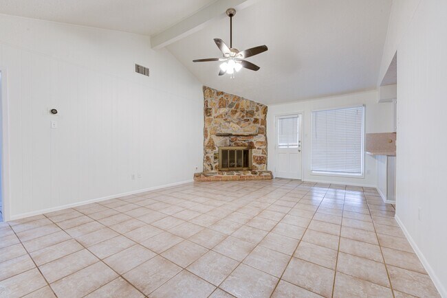 Photo - 2213 Baylor Dr