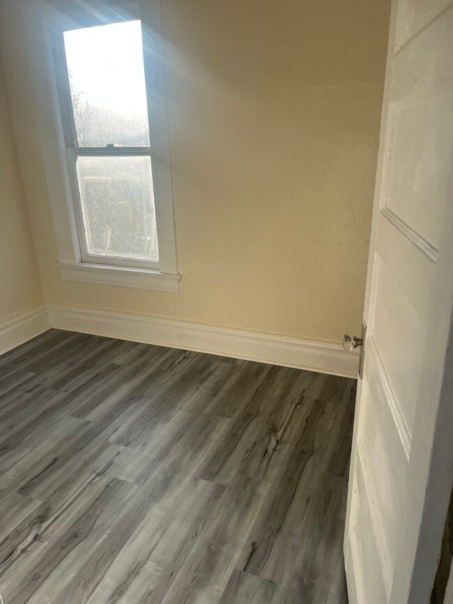 Building Photo - 4346 3rd St Rental