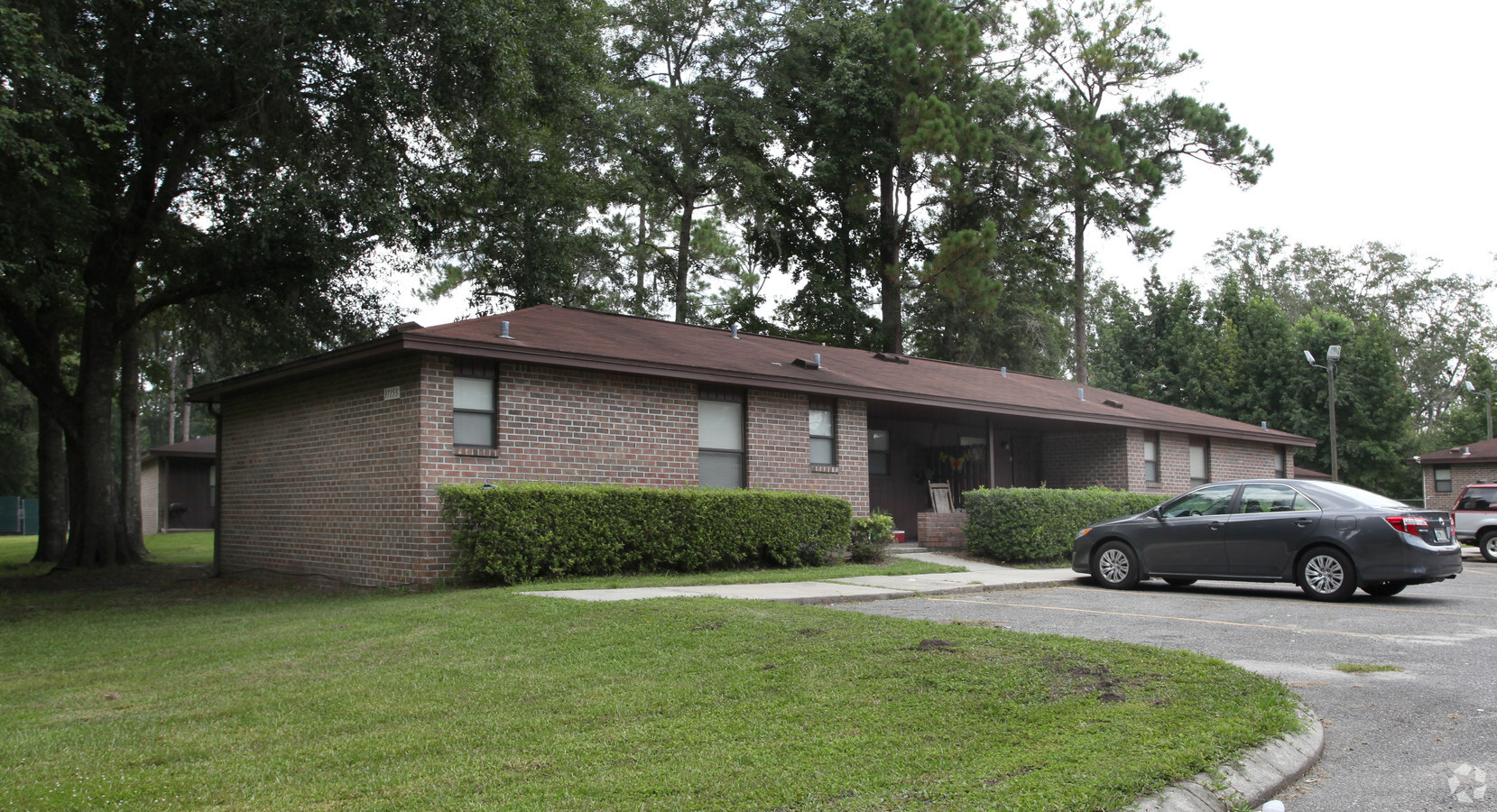 Photo - Pine Tree Apartments