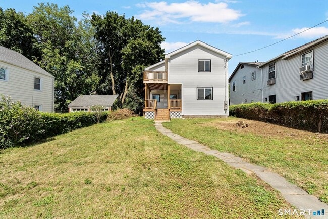 810 Brewster St