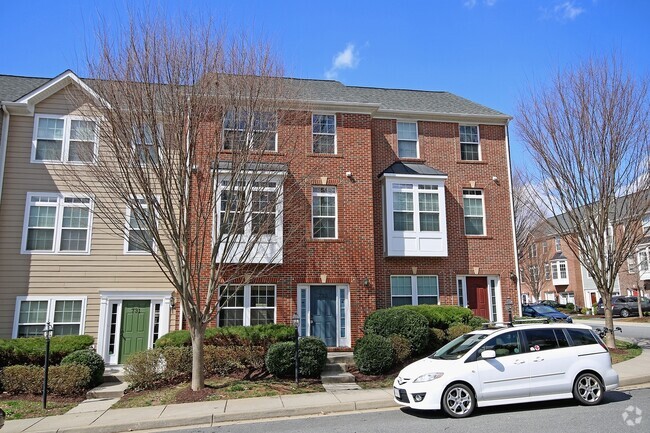 Building Photo - Spacious Cherry Hill Townhome