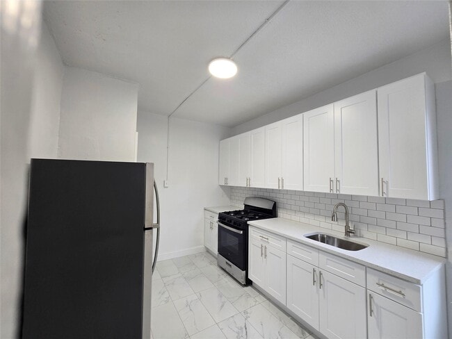 Photo - 143 Jericho Tpke Apartment