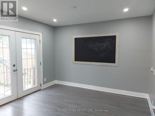 Photo - 432 Bloor St E