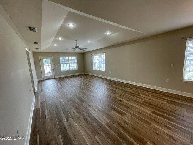 Photo - 114 Lakeridge Dr