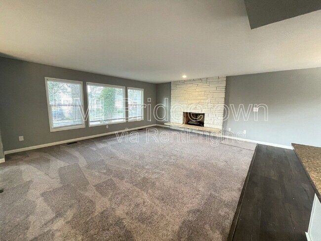 Photo - 15300 SE Lee Ave House