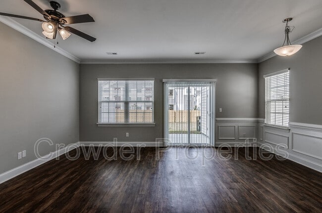 Photo - 362 Halton Crossing Dr SW