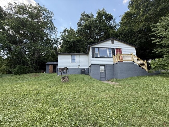 Building Photo - 5247 McIntyre Rd Rental