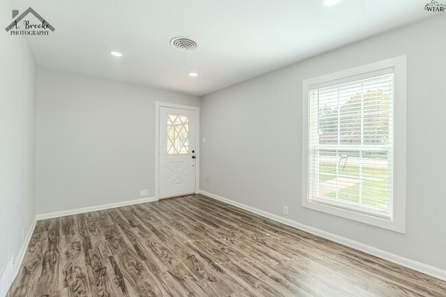 Photo - 516 W Magnolia Ave