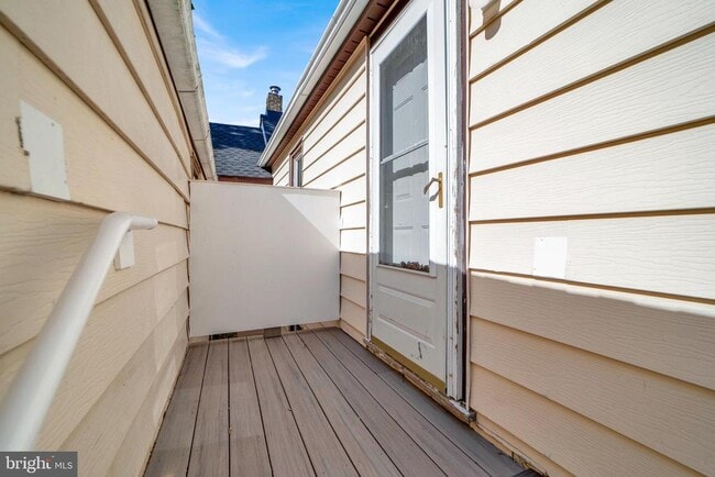 Building Photo - 114-114 Crosswicks St Unit 114B Rental