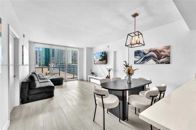 Building Photo - 500 Brickell Ave Unit 1605 Rental
