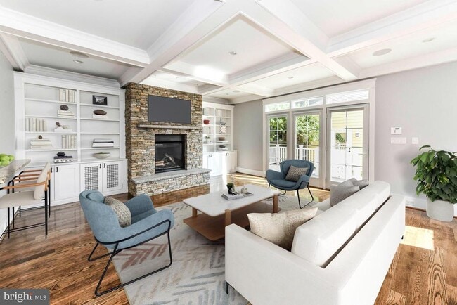 Building Photo - 1921 N George Mason Dr