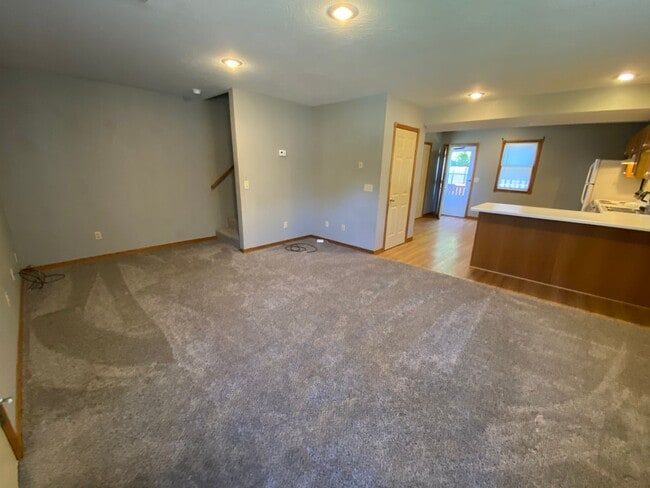 Photo - Great 2 bedroom 1.5 bathroom Duplex