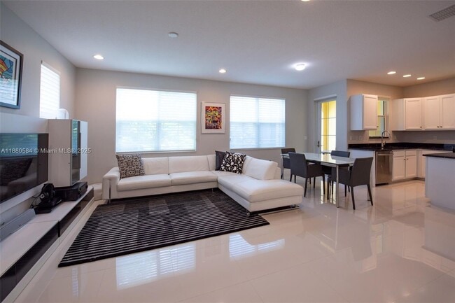Photo - 12410 NW 33rd St