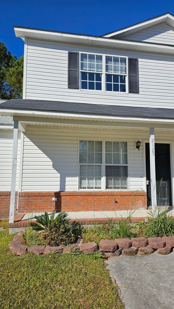 Building Photo - 2 BR 2.5 BA in Hunters Creek