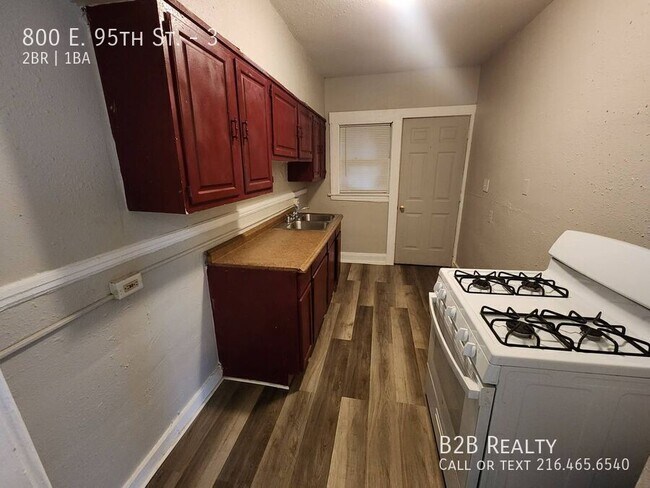 Building Photo - 800 E 95th St Unit 3