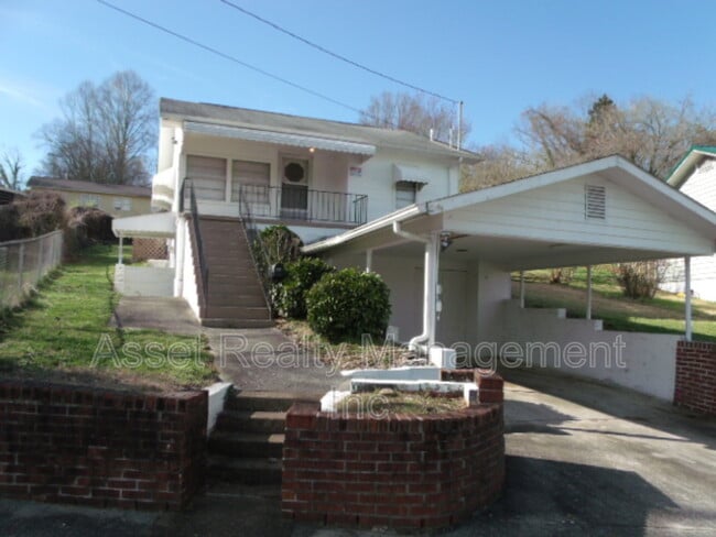 Photo - 102 Wainwright Rd