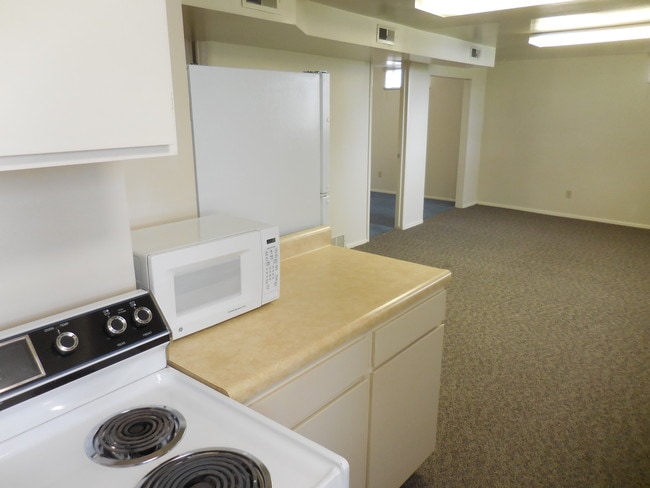 Photo - 977 E 5600 S