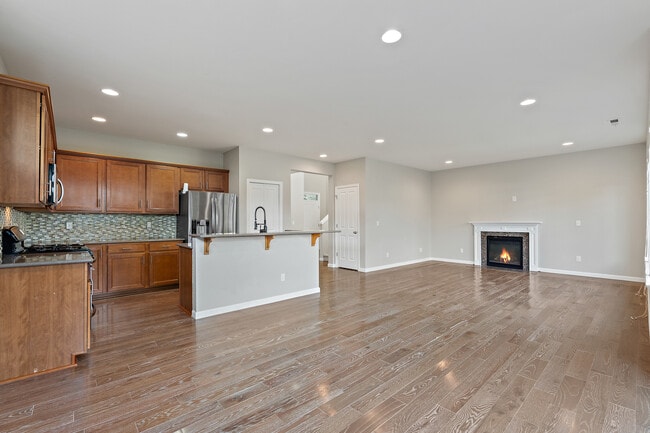 Building Photo - 7607 12th St SE