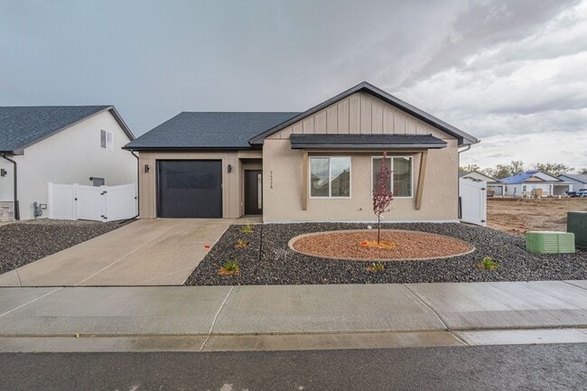 Photo - 2452 Hamilton Rd